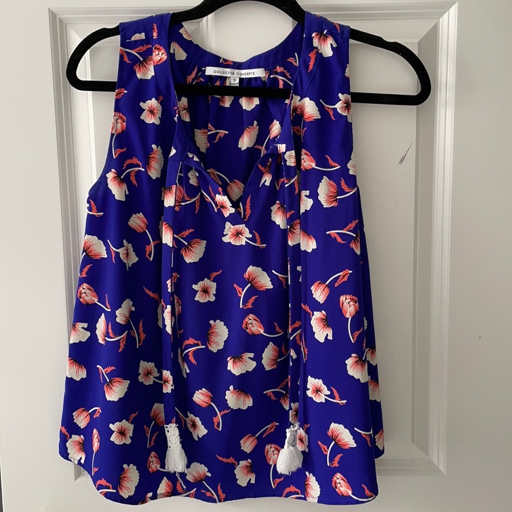 Collective Concepts Blue Floral Sleeveless Blouse
